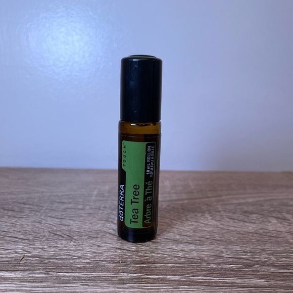DōTERRA- Tea Tree Touch Essential Oil Roll On - Picture 3 of 7